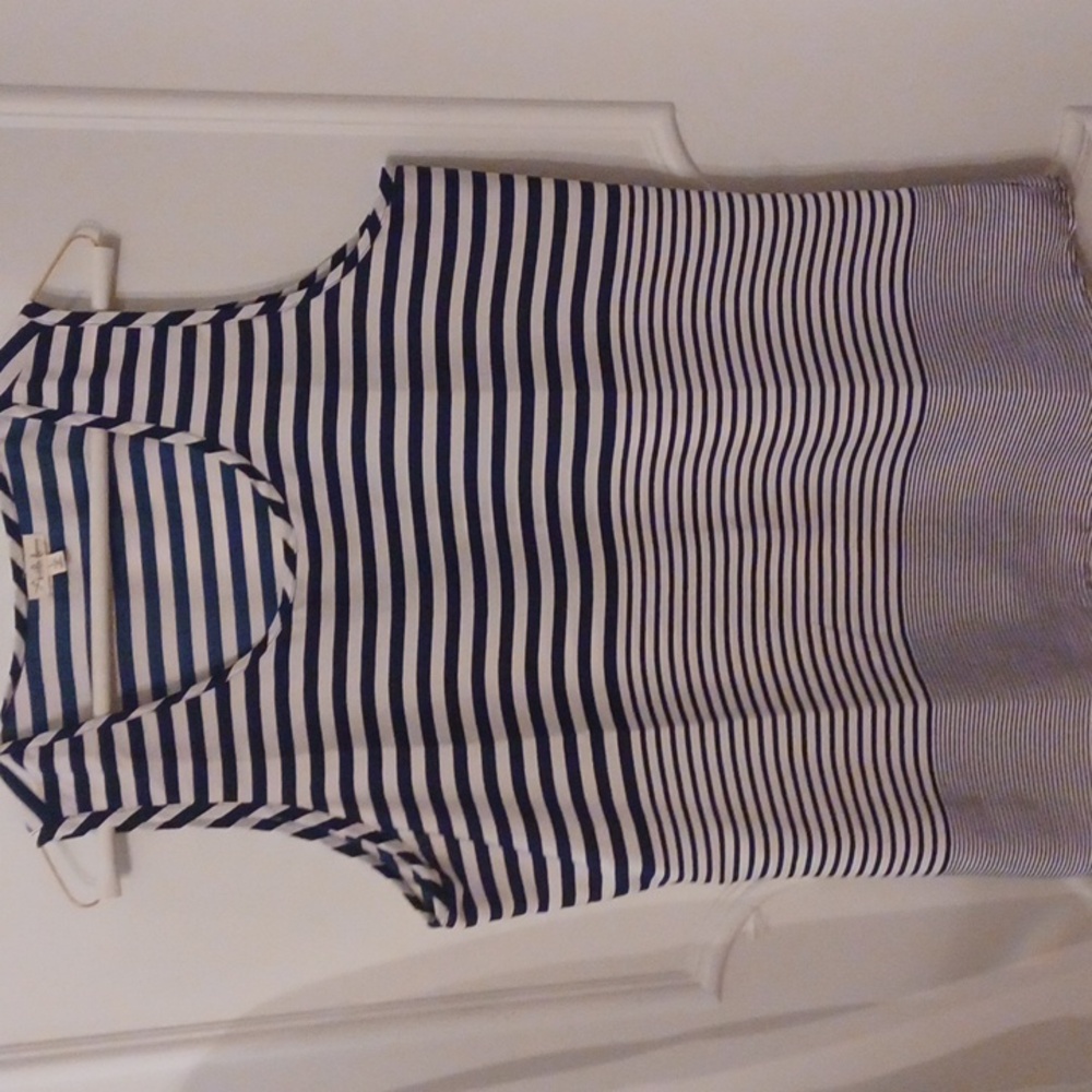 Sleeveless Navy/White Striped top-Sz (L)-100% Polyester-light wght material